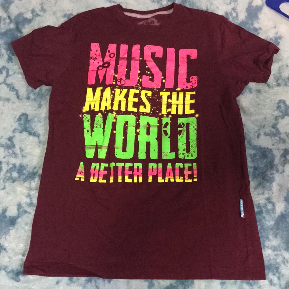 Maroon Graphic T-shirt